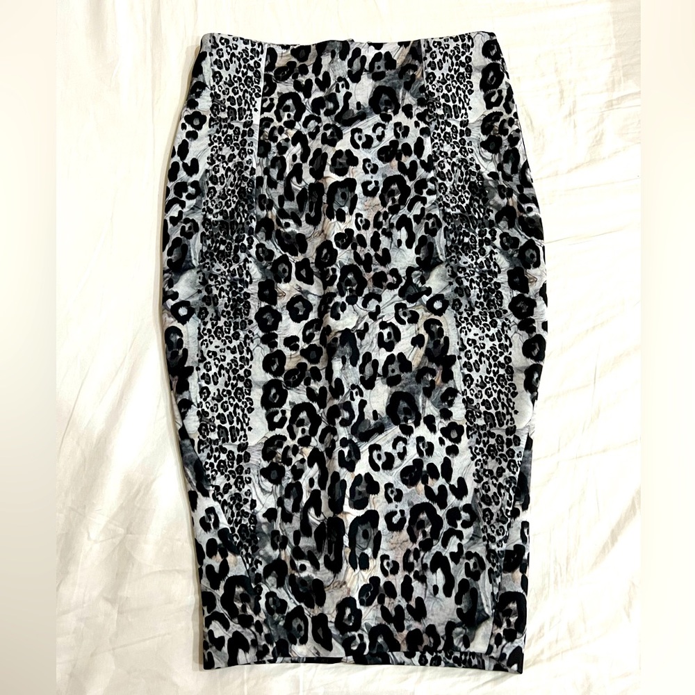 NWT Zara Leopard print pencil skirt sz S